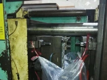图 工厂生产中二手注塑机转让 深圳工程机械